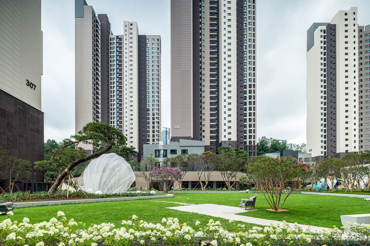 Apartment Landscaping Is Now a Language of Quality of Life and Brand Identity